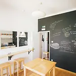 Ptm Downtown Hostel *