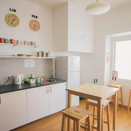 אכסניה Ptm Downtown Hostel&suites