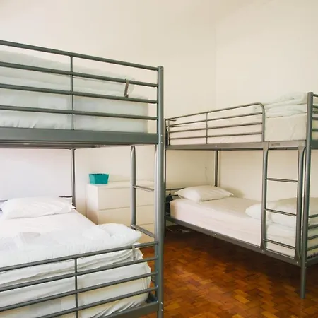 Хостел Ptm Downtown Hostel&suites Портиман