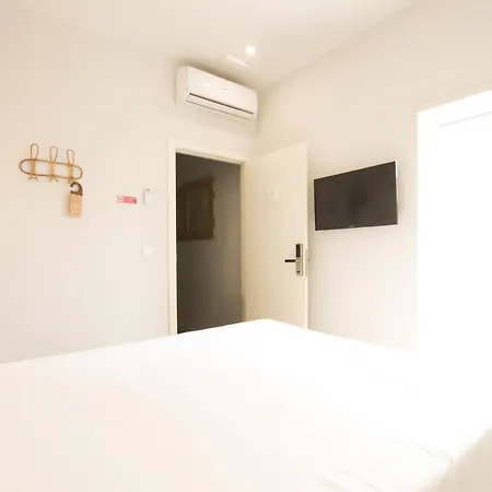 Ptm Downtown Hostel&suites Портиман