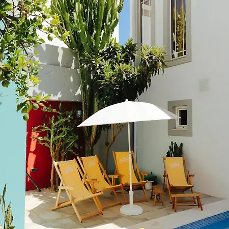 Ptm Downtown Hostel&suites *